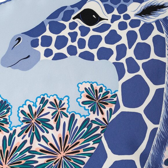 Hermes Silk The Three Graces Zoom Scarf in 45 Bleu Ciel Encre Vert - Picture 4 of 7